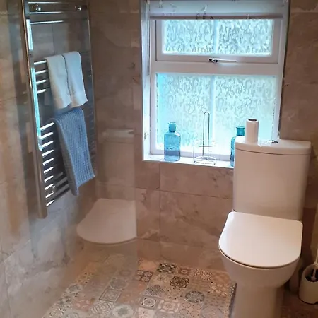 The Rockhouse - Cosy Stone Built Thatch Dungloe