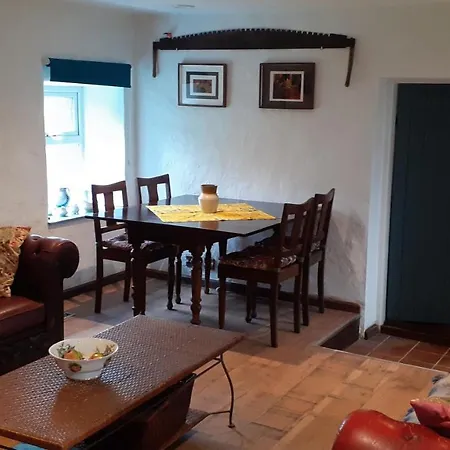 בית נופש The Rockhouse - Cosy Stone Built Thatch