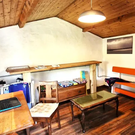 The Rockhouse - Cosy Stone Built Thatch *