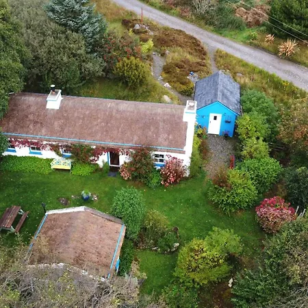 The Rockhouse - Cosy Stone Built Thatch Holiday home *
