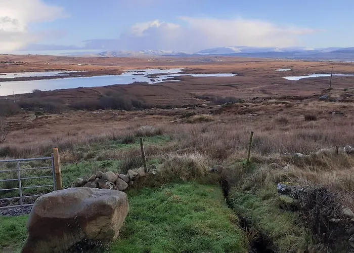 The Rockhouse - Cosy Stone Built Thatch